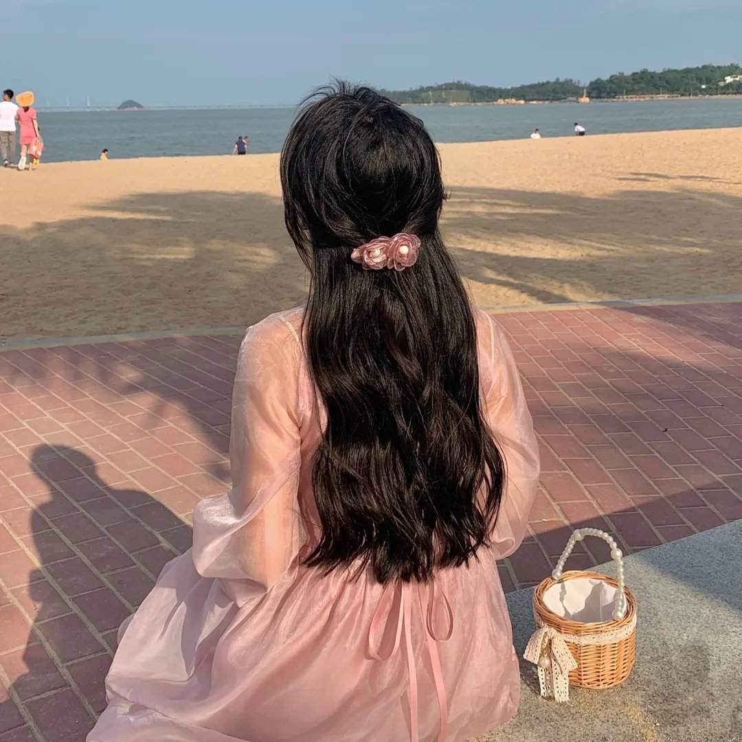 围城风暴海报